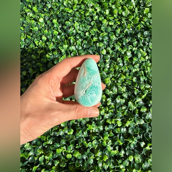 Blue Caribbean Calcite Egg (one) - Picture 4 of 7